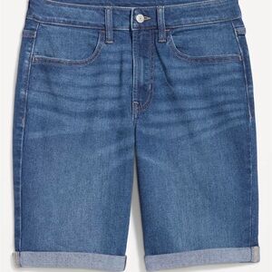 Like New!! Old Navy 9” Jean Shorts